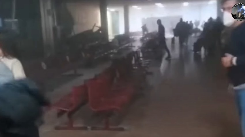 بالفيديو | لحظة انهيار سقف مطار باليرمو في ايطاليا بسبب الرياح القوية
