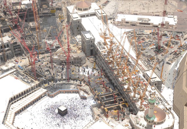 حفاظا على سلامة الحجاج إيقاف أعمال التوسعة في الحرم المكي طقس العرب