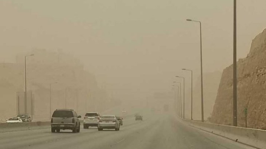 السعودية | رياح نشطة وفرصة للغبار على الجوف والحدود الشمالية نهار الأربعاء