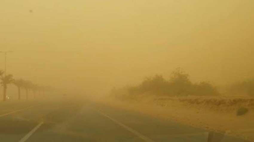 Emirates | The dust wave that struck Dubai reduced the visibility to only 150 meters, and now the horizontal visibility has improved.