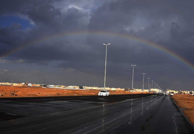 السعودية تقلبات جوية وامطار رعدية في تبوك والجوف والحدود الشمالية وحائل الإثنين والثلاثاء طقس العرب