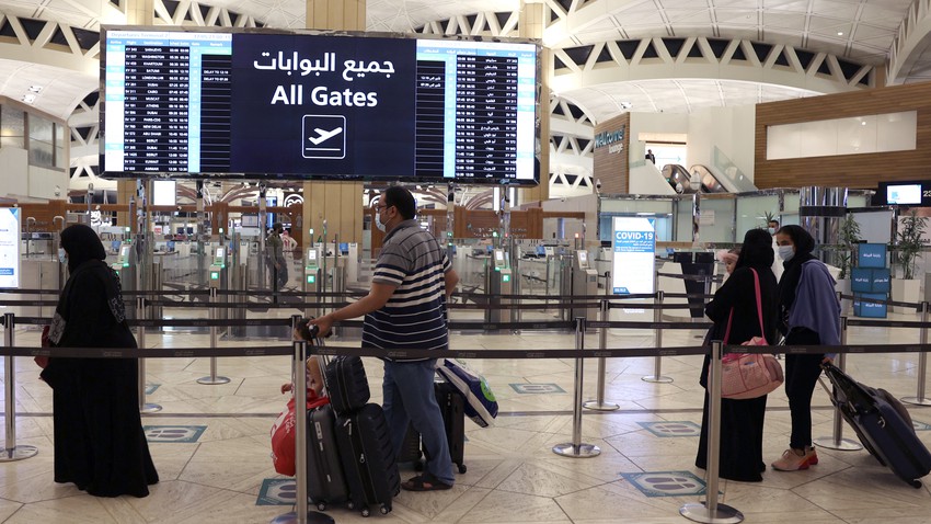 دول عربية تتخذ إجراءات جديدة على المسافرين من بعض الدول بعد ظهور سلالة كورونا الجديدة