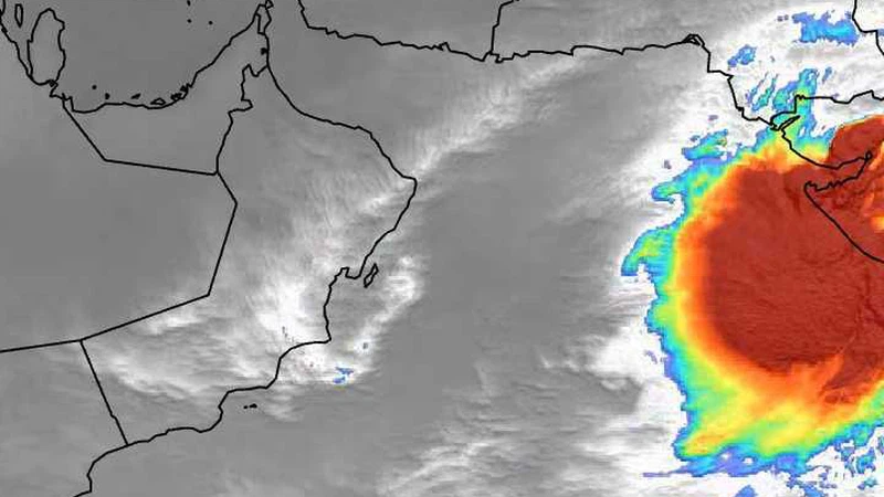 سحابة رعدية ضخمة بمساحة تصل لثلث السعودية رُصدت شمال شرق بحر العرب | عرب تايم سحابة رعدية ضخمة بمساحة تصل لثلث السعودية رُصدت شمال شرق بحر العرب | عرب تايم