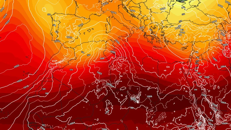 المنخفضات الجوية الخماسينية مستمرة في نشاطها على الرغم من انتهاء موسمها مناخيًا | عرب تايم المنخفضات الجوية الخماسينية مستمرة في نشاطها على الرغم من انتهاء موسمها مناخيًا | عرب تايم