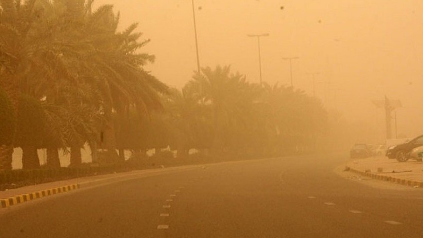 Iraq - update at 12:40 pm | A heavy wave of dust strikes the capital, Baghdad, on the third day of Eid al-Adha