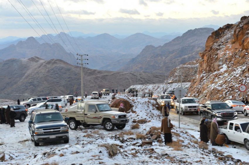 السعودية ثلوج محتملة على جبل اللوز وعلقان ليلة الخميس الجمعة ونهار الجمعة Arabiaweather