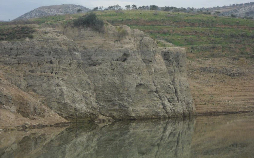سد وادي العرب هو أحد السدود المُعدة لتخزين مياه الري في الجهة الشمالية الغربية لمحافظة إربد