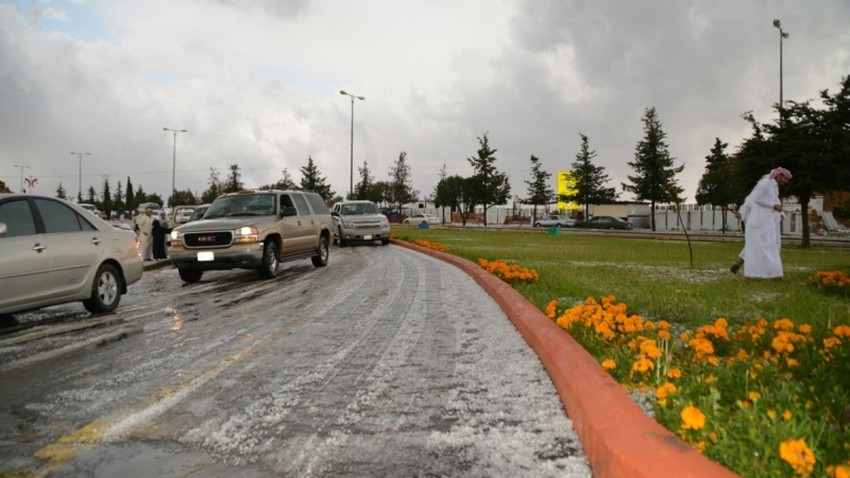 الخميس يوم جديد تهطل فيه الأمطار على مرتفعات جازان وعسير، واستمرار للأجواء المنعشة خلال موسم السودة، طقس العرب، طقس العرب