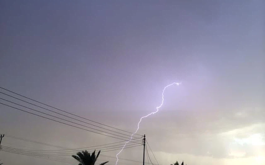 بالصور : أمطار على محافظتي العلا و العيص في المدينة المنورة الجمعة 