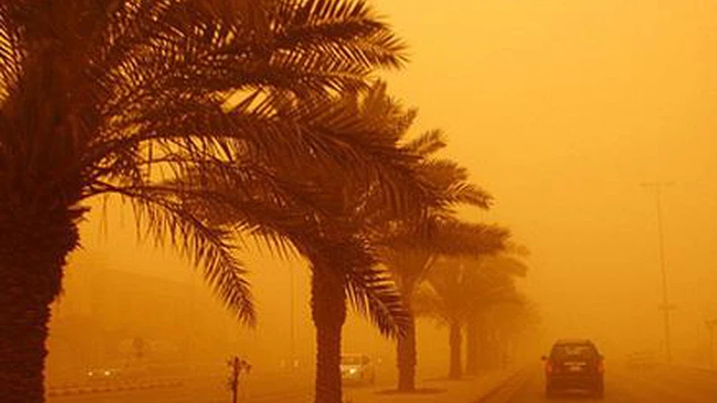 تنبيه من عاصفة رملية قوية على الكويت يوم الجمعة تنبيه من عاصفة رملية قوية على الكويت يوم الجمعة
