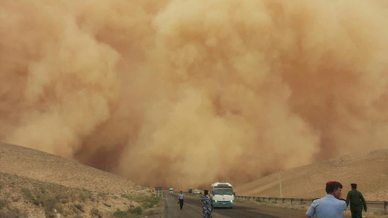 عاصفة رملية محتملة على مدن المملكة الرئيسية نهار الأربعاء عاصفة رملية محتملة على مدن المملكة الرئيسية نهار الأربعاء