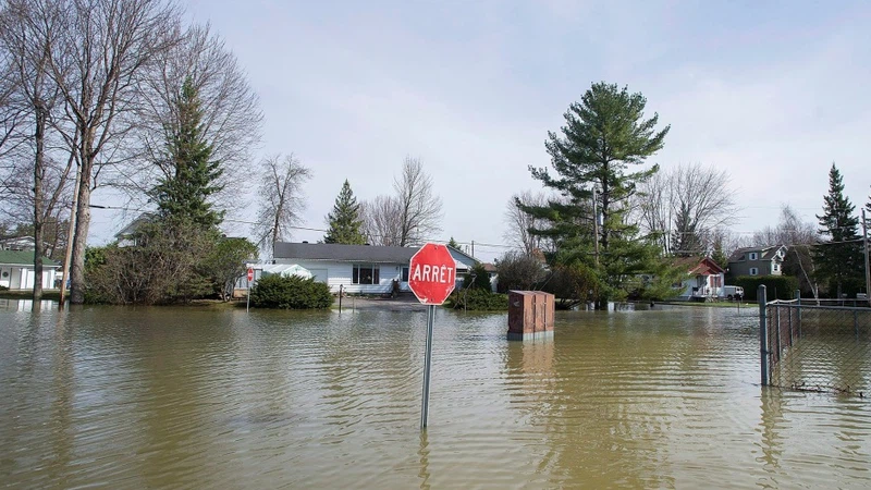 مونتريال الفيضانات تجبر المئات على مغادرة منازلهم في إقليم كيبيك الكندي