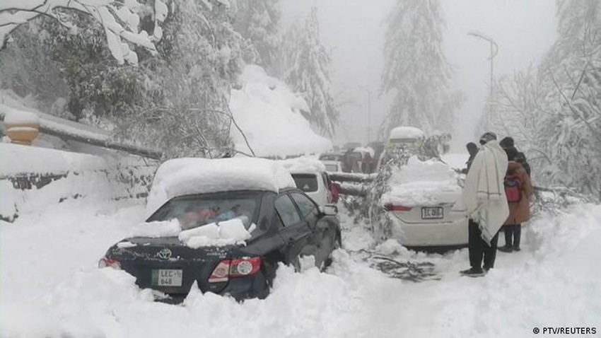 Tragic accident: At least 22 people froze to death after being trapped in heavy snow in their cars in the Pakistani town of Morey
