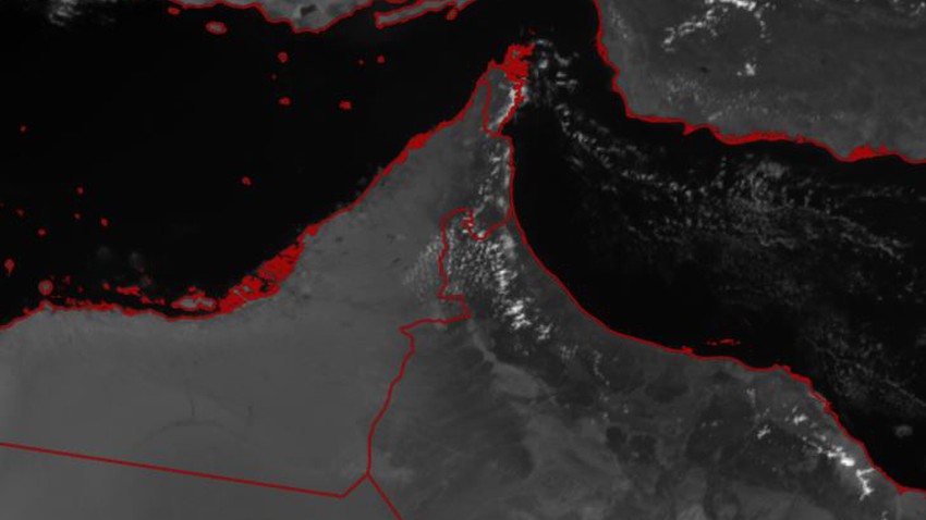 سلطنة عُمان : بداية تشكل السحب الرُكامية على أجزاء من جبال الحجر وأمطار مُتوقعة خلال الساعات القادمة