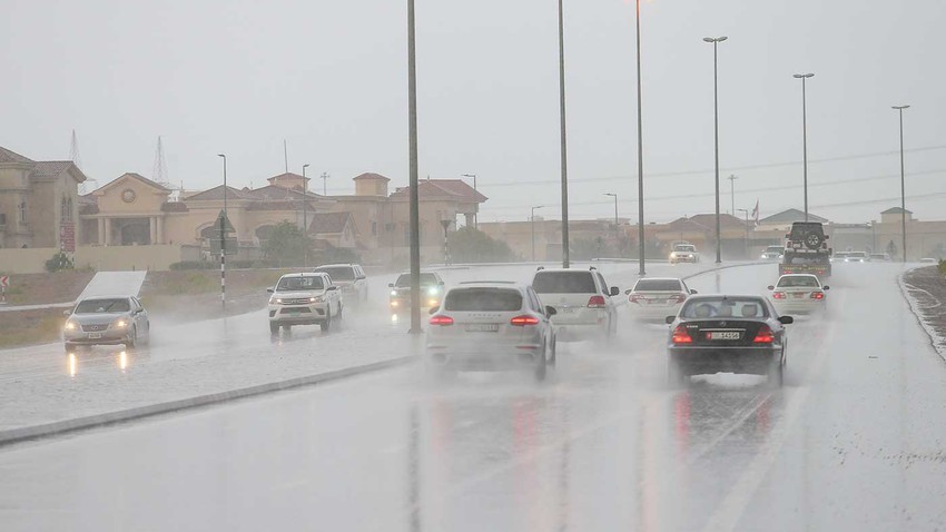 الإمارات: تجدد فرص الضباب على بعض المناطق الساحلية والداخلية و نشاط للسحب الركامية وأمطار مُحتملة على بعض المناطق يوم الثلاثاء