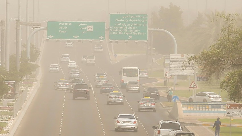 الإمارات : طقس مُغبر أحياناً مع فرصة لهطول أمطار على أجزاء من شرق وجنوب الدولة الأيام القادمة