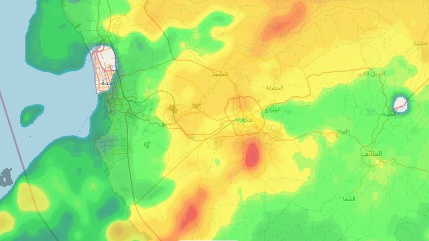تحديث 1:30 ظهراً: أمطار مُتفاوتة الغزارة تتعرض لها مكة المكرمة بما فيها العاصمة المقدسة