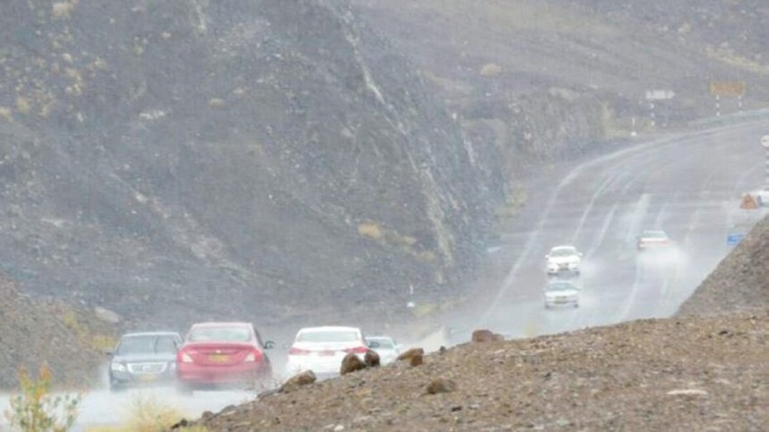 سلطنة عُمان | تجدد نشاط التكونات على جبال الحجر يوم الثلاثاء تترافق بهطول أمطار مُتفاوتة الغزارة
