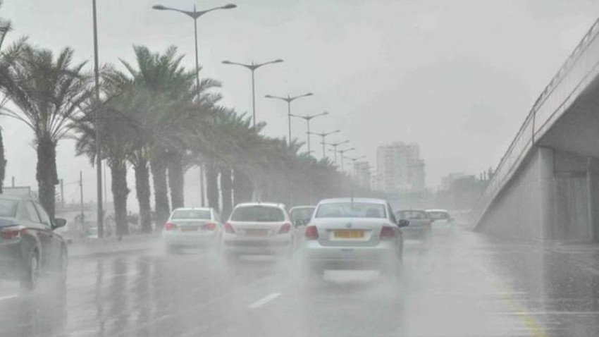 السعودية .. أمطار رعدية و ضباب على 4 مناطق يوم الإثنين 