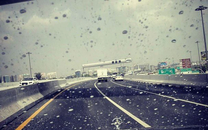 صورة للأمطار نهار الخميس داخل مدينة دبي