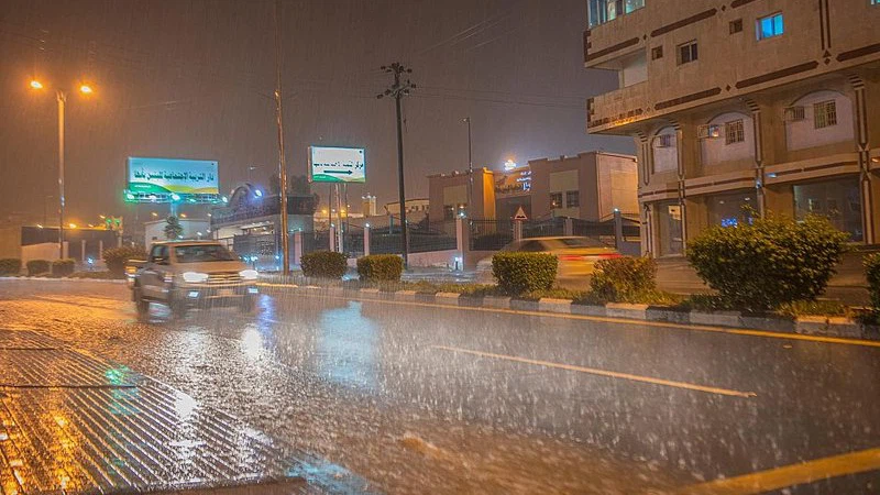 Jedda Raining Video | Preliminary scenes of the rain in Jeddah a while ago.. Oh God ...
