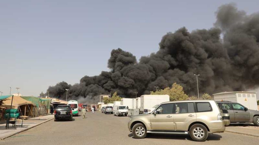 بالفيديو | حريق هائل في سوق الخيام في الكويت والرياح القوية تزيد من  شدة وسرعة انتشار النيران