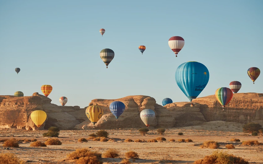 Video and photos | `Al-Ula` enters the Guinness Book of Records with the largest nightly balloon show in the world