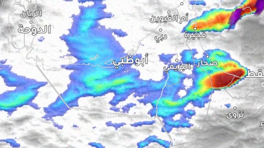 الإمارات  - تحديث الساعة 8:30 مساءً | سُحب وزخات محلية من الأمطار في بعض المناطق 