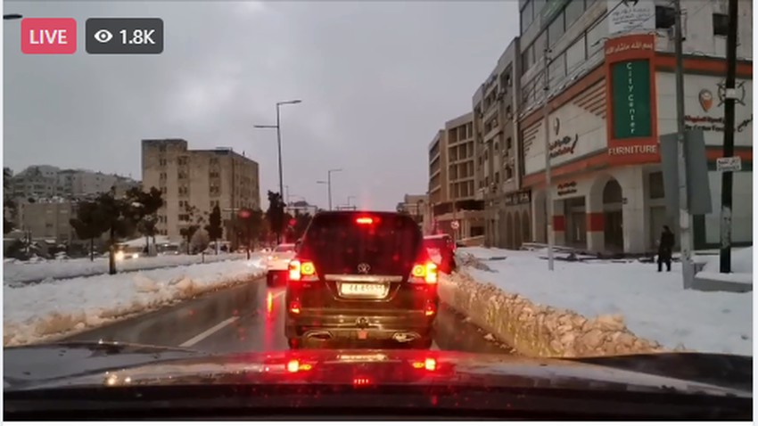 بث مباشر | جولة مسائية في شوارع عمّان التي اكتست بالثلوج للحديث عن تطورت الاحوال الجوية | الخميس 27-1-2022