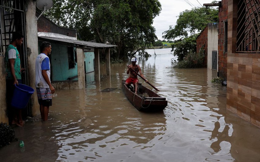 بالفيديو | كارثة تحل بالبرازيل.. فيضانات عارمة وانهيار اثنين من السدود يوقع قتلى ويسبب فوضى في البلاد
