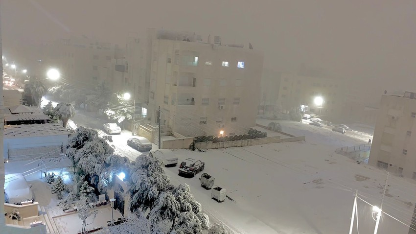 بالفيديو | مشاهد لمحافظات الأردن وقد تزينت بالثلوج البيضاء
