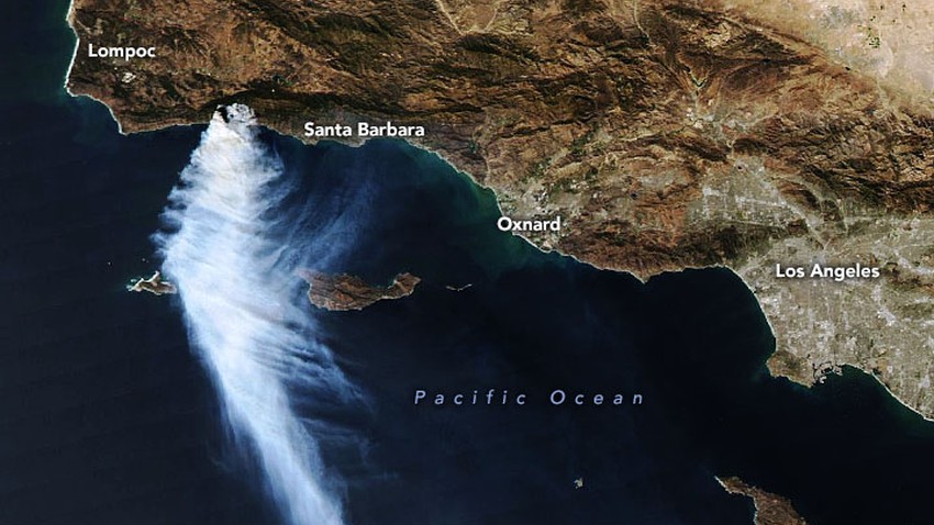 الأقمار الاصطناعية تلتقط صورا لعمود الدخان الهائل لحريق جنوب كاليفورنيا
