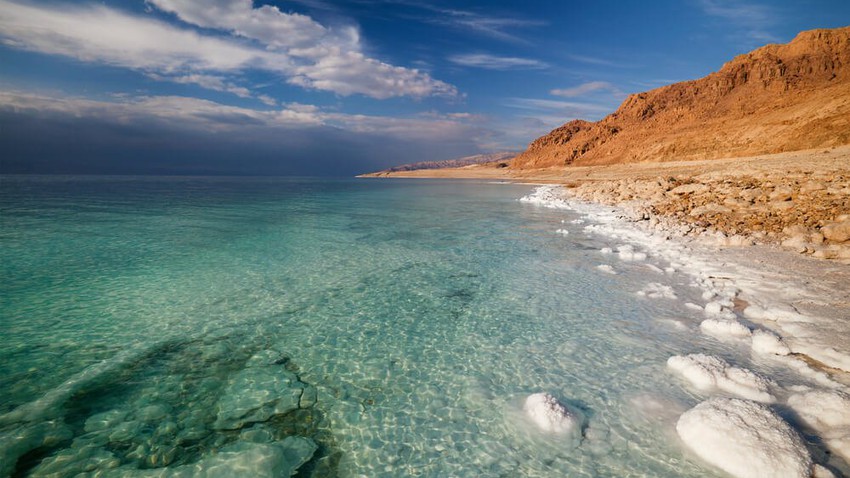 حقائق لا تعرفها عن البحر الميت.. أحد أغرب العجائب الطبيعية في العالم