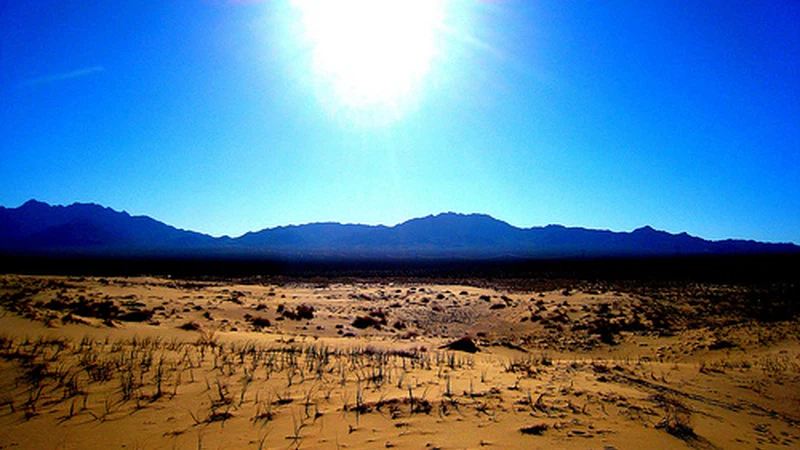 الكتلة الهوائية الحارة تبسط سيطرتها على المنطقة وذروتها الإثنين ذروة الكتلة الهوائية الحارة الإثنين.. العظمى تقارب 40 مئوية في بعض المدن الأردنية