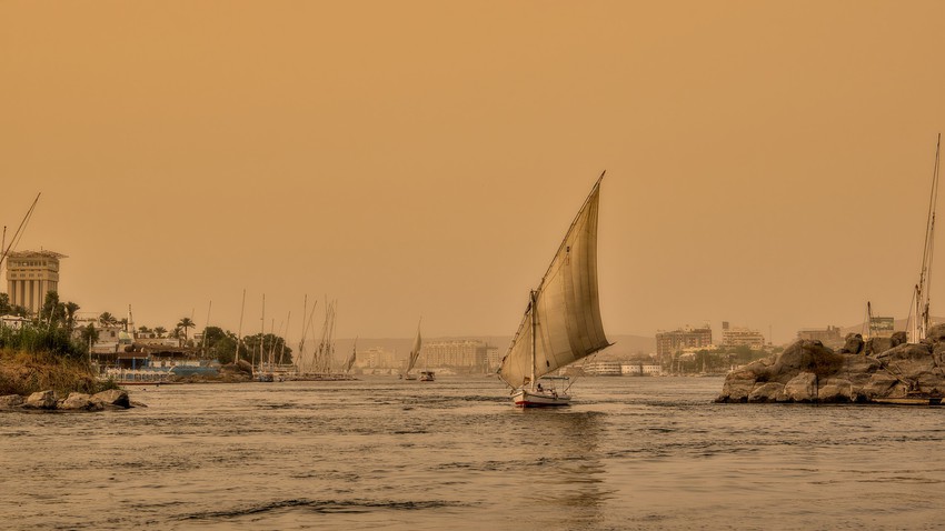 مصر : استمرار الطقس الحار و درجات الحرارة حول مُعدلاتها يوم الخميس 