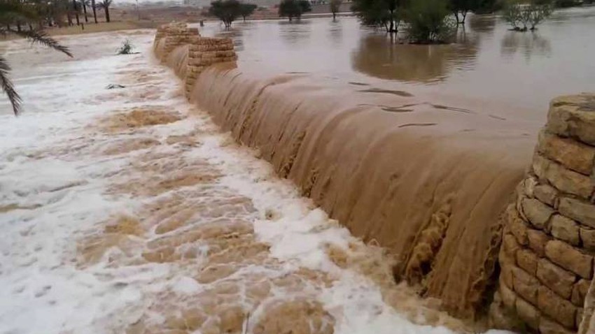 الأردن | مياه الأمطار تُداهم منزلين في الرويشد