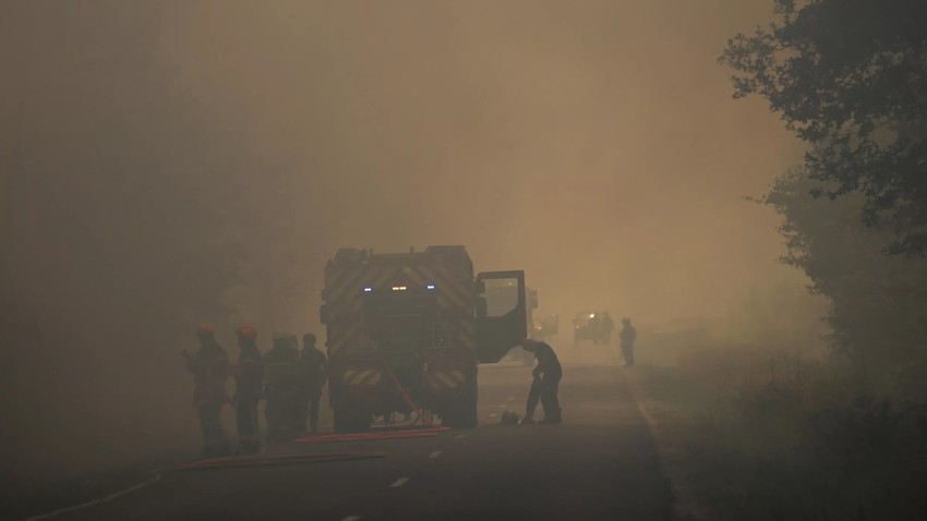 فرنسا في حالة تأهب مع اندلاع حرائق غابات في جنوب غرب أوروبا