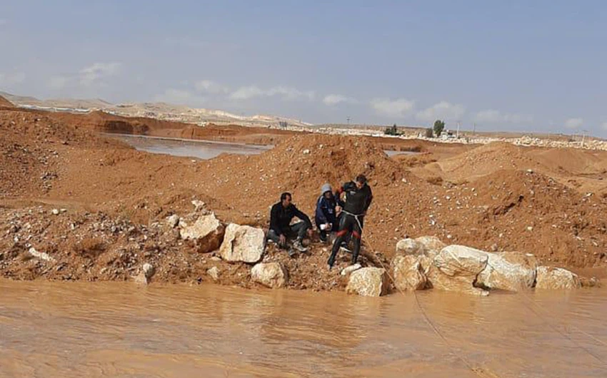 Civil Defense rescues two people who were trapped by torrential waters in Zarqa Governorate