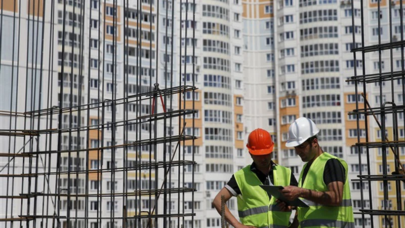 وزارة العمل تدعو لعدم تشغيل العمال وزارة العمل تدعو لعدم تشغيل العمال