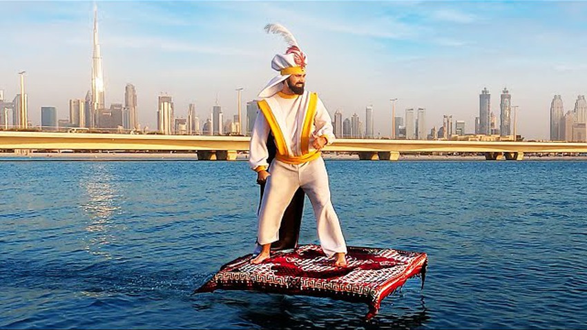 Video | In a cute and strange scene, Aladdin&#39;s carpet roamed the city of Dubai, flying over the roads and the sea water