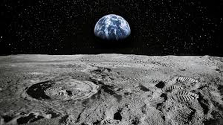 كيف يؤثر القمر في الحياة على الأرض؟
