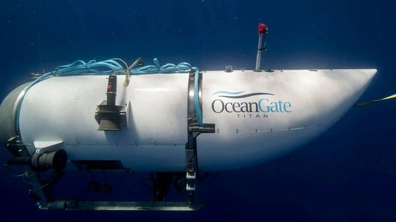 The Coast Guard finds wreckage at the bottom of the Atlantic Ocean near the Titanic The Coast Guard finds wreckage at the bottom of the Atlantic Ocean near the Titanic