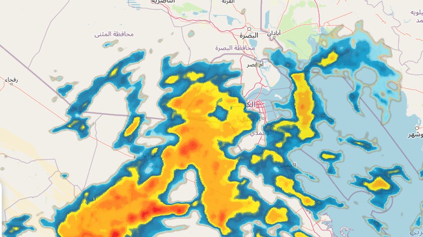 Kuwait 10:00 am: Quantities of thunder clouds are moving towards the capital shortly