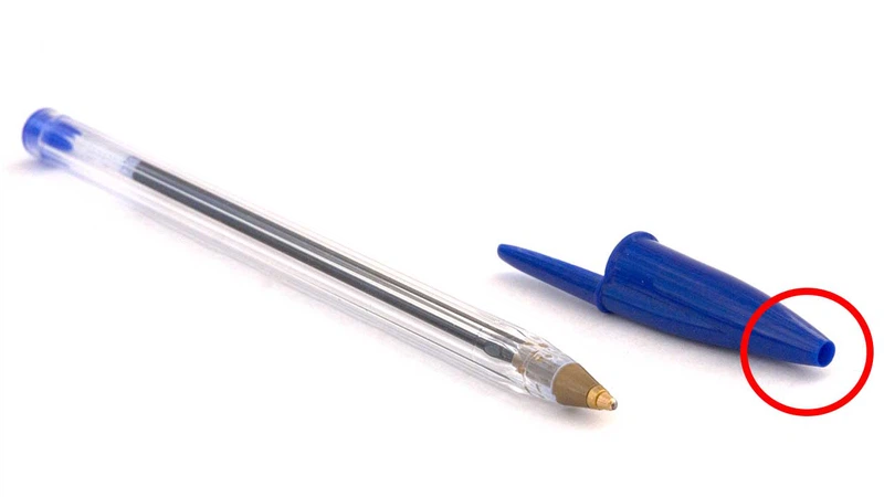 سبب هام لن تتوقعه لوجود ثقب في غطاء قلم الحبر الجاف سبب هام لن تتوقعه لوجود ثقب في غطاء قلم الحبر الجاف