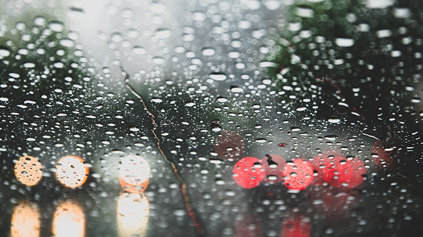 Emirats | Enregistrement de grandes quantités de pluie dépassant 60 mm jusqu&#39;à 17h00 dans l&#39;une des stations météorologiques