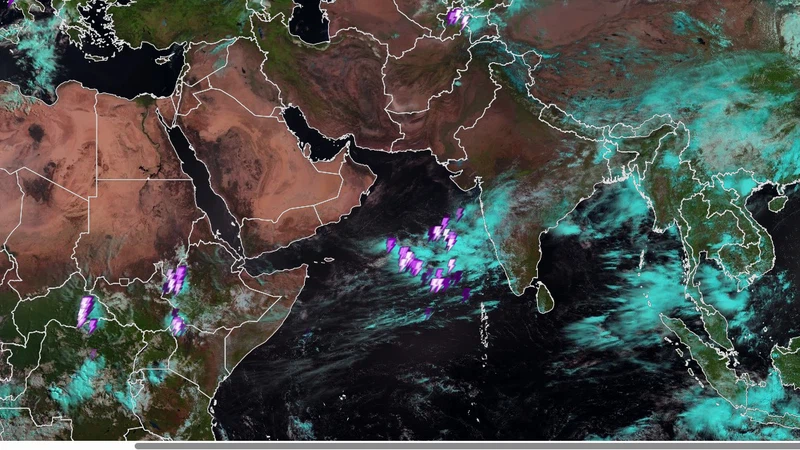 تطور متوقع لأول منخفض جوي مداري في بحر العرب فهل تصل تأثيراته السواحل العربية؟ | عرب تايم تطور متوقع لأول منخفض جوي مداري في بحر العرب فهل تصل تأثيراته السواحل العربية؟ | عرب تايم