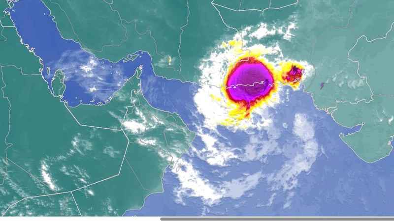 مساحة هائلة لسحابة رعدية أكبر من 7 دول و6 عواصم تؤثر على باكستان (التفاصيل) | عرب تايم مساحة هائلة لسحابة رعدية أكبر من 7 دول و6 عواصم تؤثر على باكستان (التفاصيل) | عرب تايم