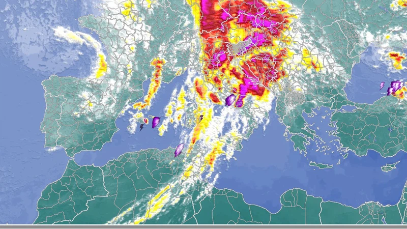 منخفض جوي بارد يغطي مساحة كبيرة من غرب المتوسط مرفق بالأمطار والثلوج | عرب تايم منخفض جوي بارد يغطي مساحة كبيرة من غرب المتوسط مرفق بالأمطار والثلوج | عرب تايم