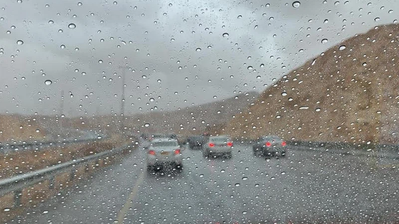 بالفيديو - عُمان | لحظة تأثير العاصفة المطرية القوية وما صاحبها من أمطار غزيرة وسيول على ولاية دماء والطائيين بالفيديو - عُمان | لحظة تأثير العاصفة المطرية القوية وما صاحبها من أمطار غزيرة وسيول على ولاية دماء والطائيين