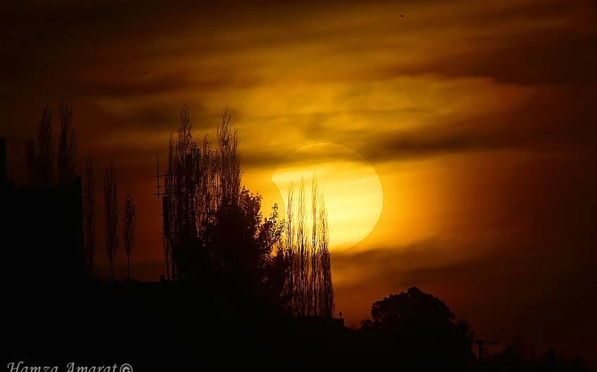 كسوف الشمس في سماء البتراء– تصوير حمزة العمرات